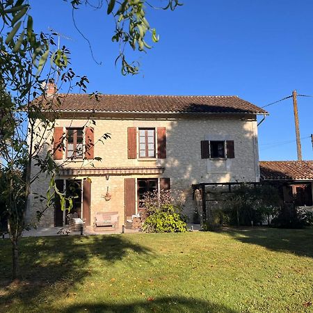 Les Bruyeres B&B Montbron Dış mekan fotoğraf