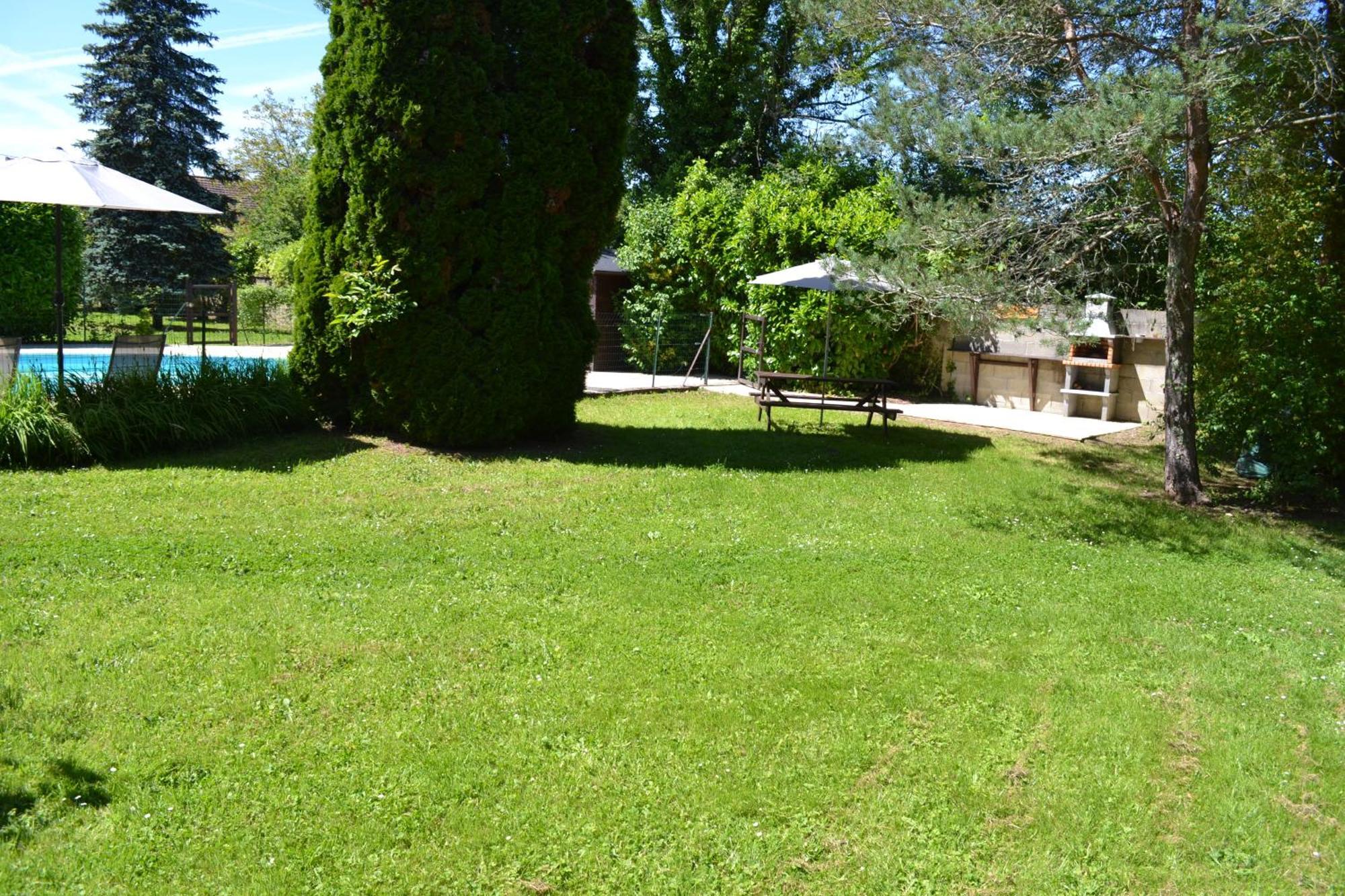 Les Bruyeres B&B Montbron Dış mekan fotoğraf